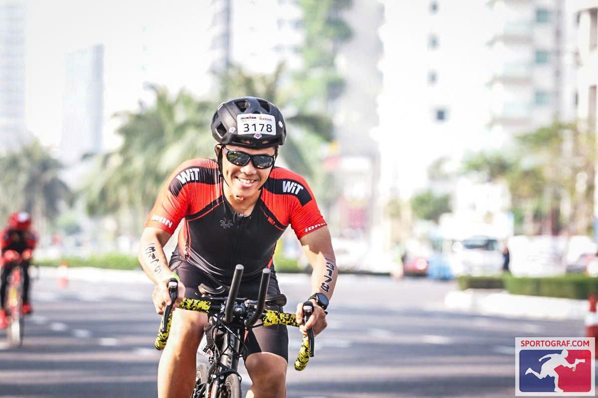 Luyện đạp xe cho Full Ironman. Trong bài tập, Cương tự giao mình 20 buổi tập trong 30 ngày, tối thiểu 5 buổi mỗi tuần, ghi nhật ký.