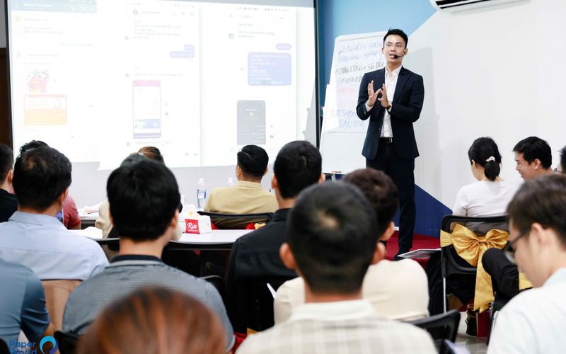 Lê Văn Cương nói trước học viên